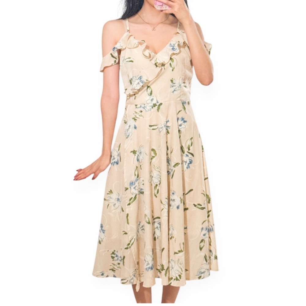 𝗡𝗪𝗢𝗧 Light Gray Floral Cold Shoulder Ruffle Midi/Maxi Dress Small